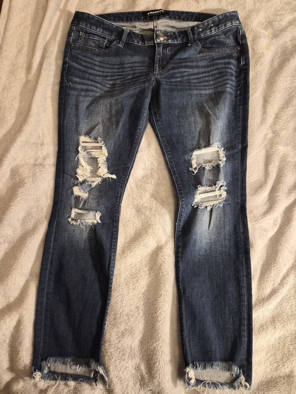 Express Legging Jean distressed skinny crop jeans 10R 32x25.5 shredded raw hem